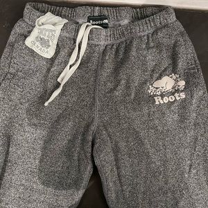 Grey roots sweatpants